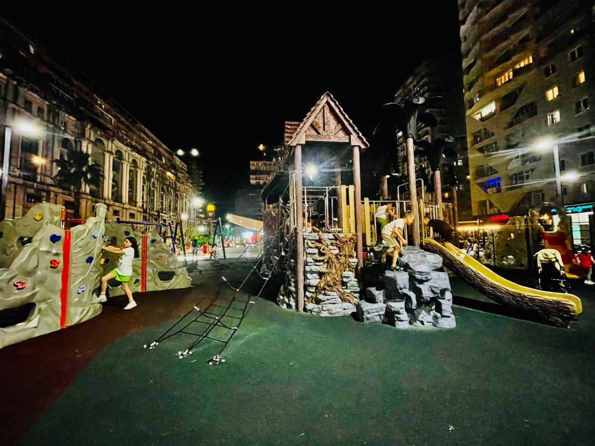 Batumi Seaside Magnoliaアパートメント エクステリア 写真