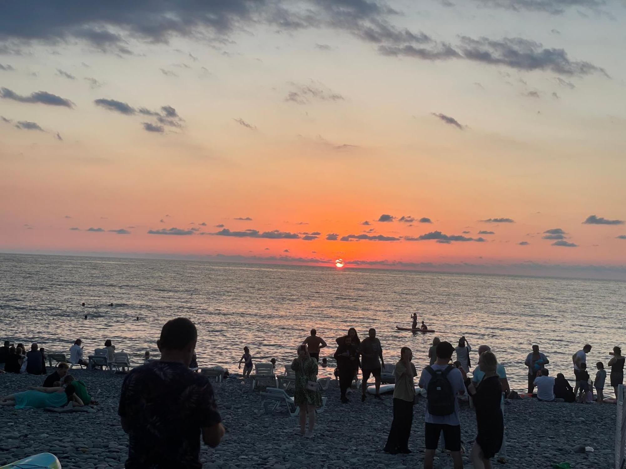 Batumi Seaside Magnoliaアパートメント エクステリア 写真